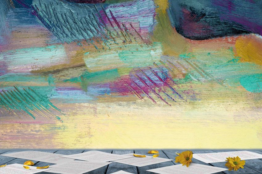 ציור מופשט עם משיכות מכחול ודפי עריכה מייצג פעולות בעריכה לשונית ועריכת תוכן הקשורות זו בזו.